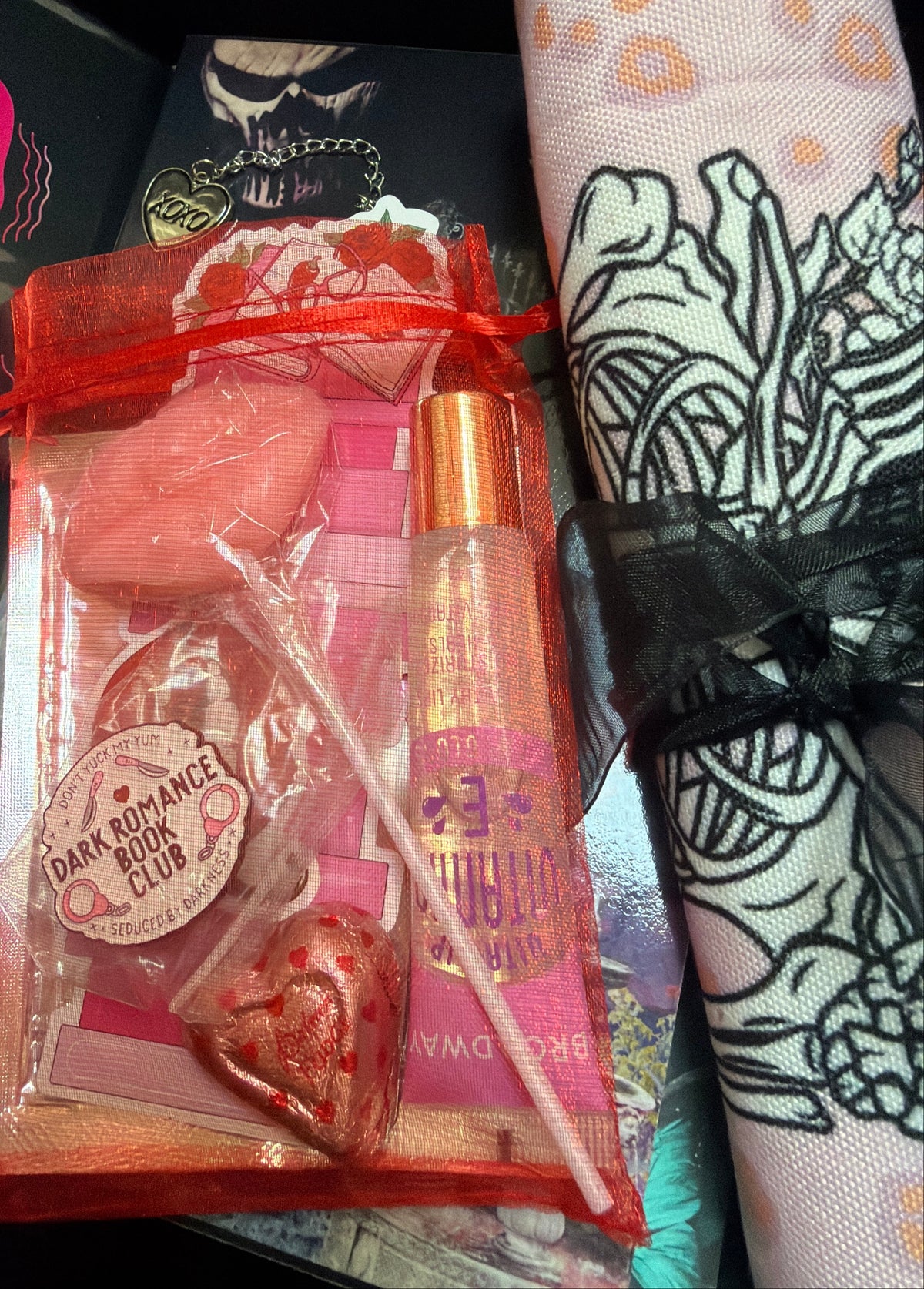 M+ SMUTTY & LUXE: toys & spa